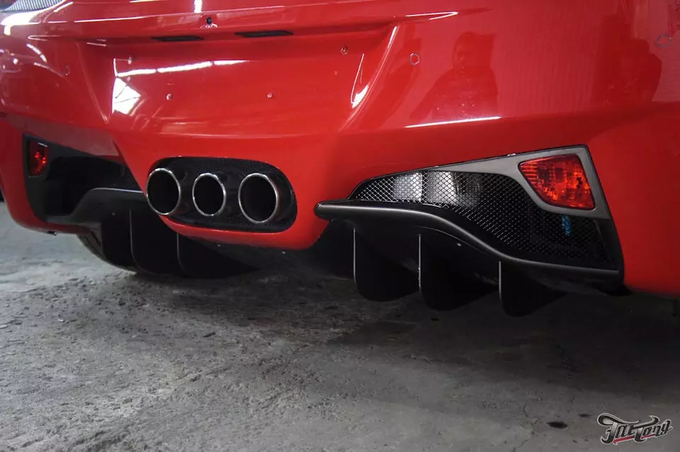 Ferrari 458 Italia. Изготовили карбон и переделали задние фонари в стиле Ferrari 488